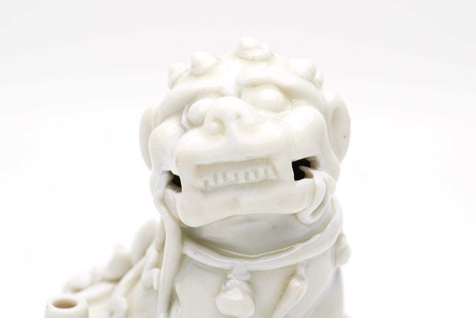Chinese Buddhist Foo Lion Figure Blanc De Chine Dehua Joss Stick Qing Holder 17C - Image 4