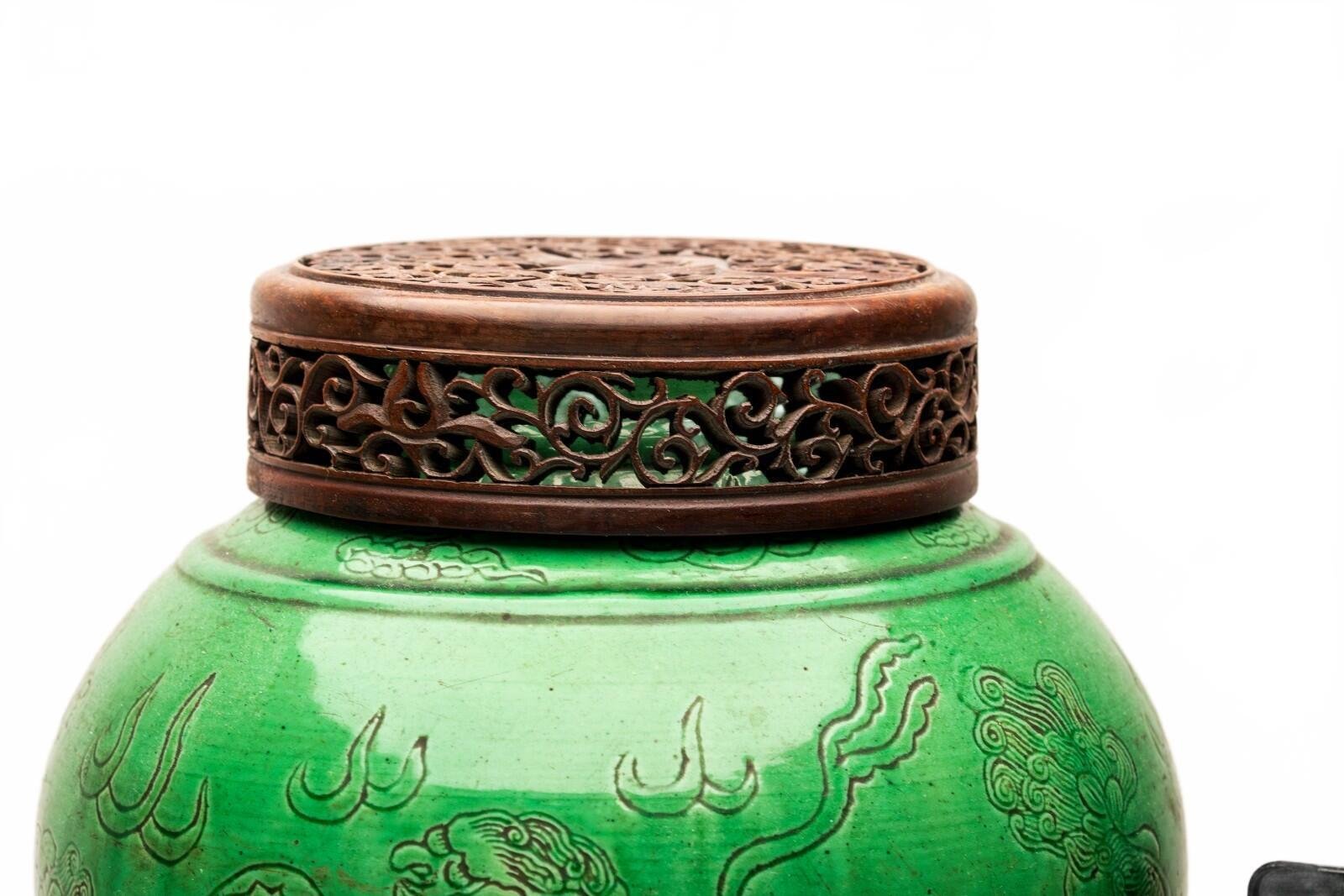Chinese Porcelain Kangxi Vase Wooden Cover Green Glaze Foo Lion Qing Period 18C - Image 5