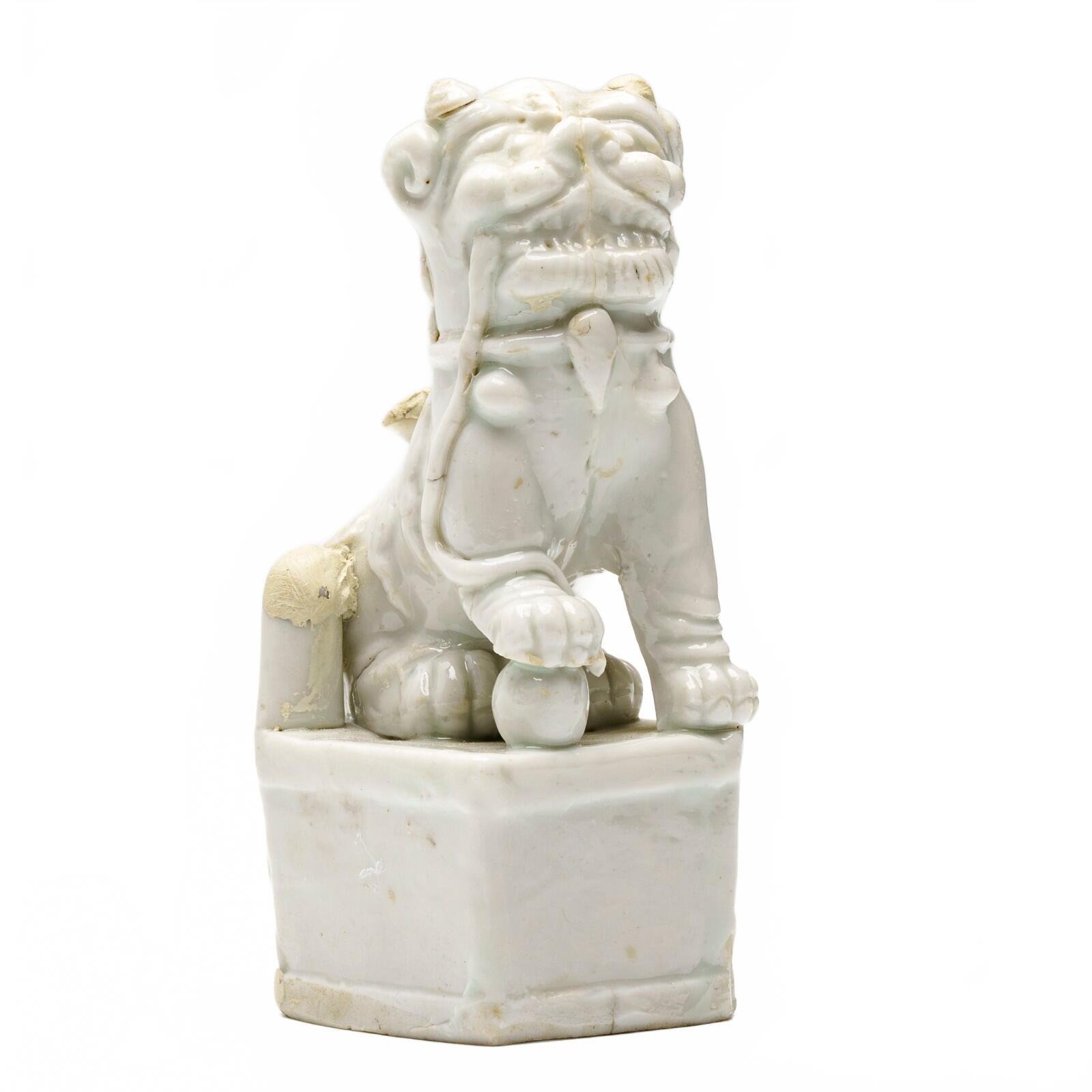 Chinese Buddhist Foo Lion Figure Blanc De Chine Dehua Joss Stick Qing Holder 17C - Image 4
