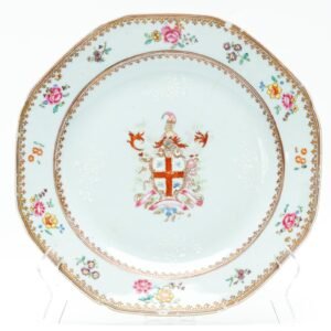 Chinese Porcelain Plate Armorial Crest Bourchier Flower Gilt Qianlong Qing 18C