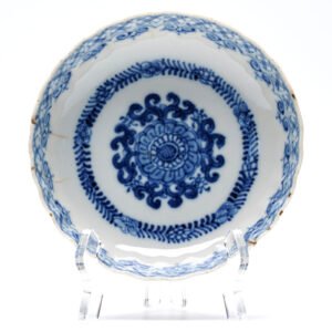 Chinese Porcelain Saucer Blue White Blossom Peony Diaper Rim Qianlong Qing 18C